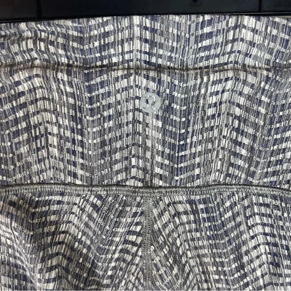 Lululemon athletica Wunder Under Crop Leggings size 4 B37 - Picture 8 of 9